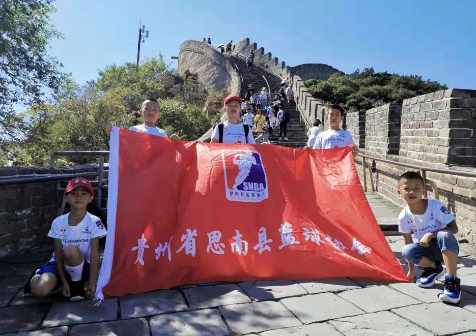 老年人打篮球时应如何进行适当的力量训练?_0
